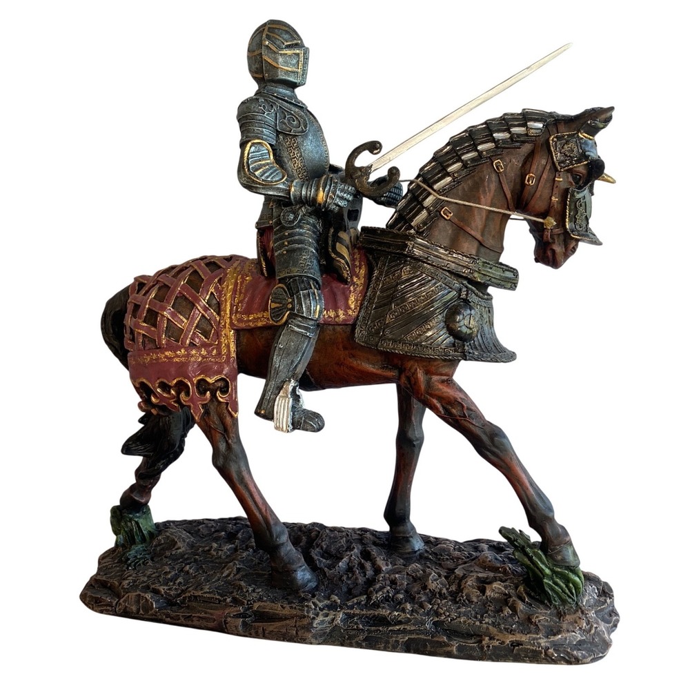 Design Toscano Hand Painted Medieval Knight with Sword‎ Horse Figurine)